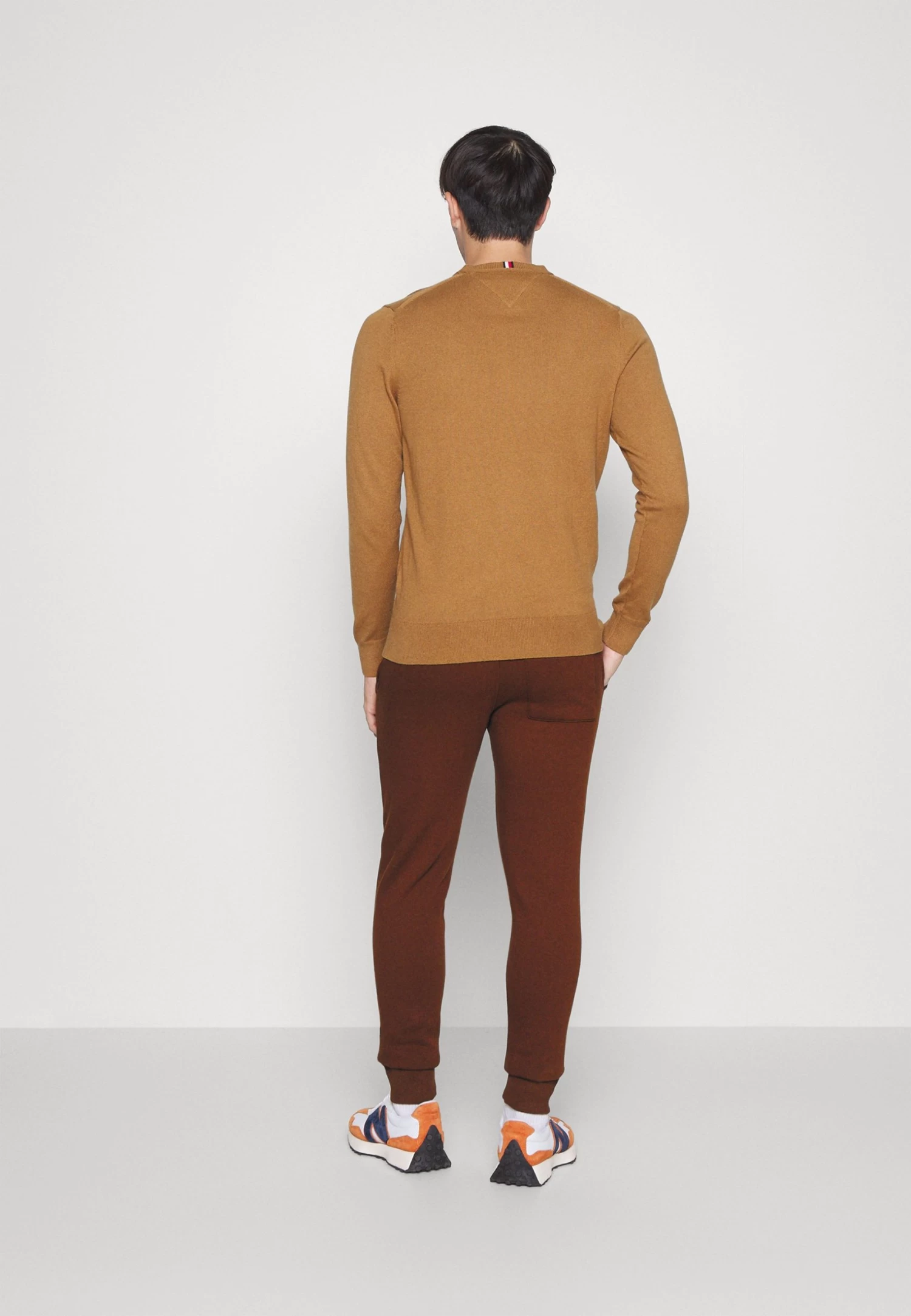 Pier One 2 Pack - Pantalones Deportivos - Dark Brown/Black 5 Pier One 2 Pack - Pantalones Deportivos - Dark Brown/Black - Imagen 3