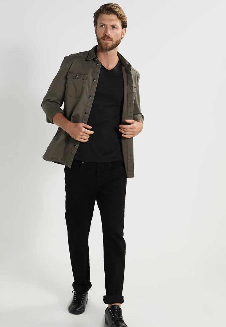 Pier One 2 Pack - Camiseta Básica - Black 4 Pier One 2 Pack - Camiseta Básica - Black - Imagen 2