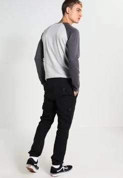 Pier One Pantalones Cargo - Black -Tienda De Hombres Con Estilo 9b6505bb0b474bfa897c268f418c4924