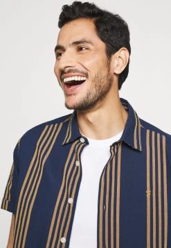 Pier One 5 Pack - Camiseta Básica - White/Black/Bordeaux 15 Pier One 5 Pack - Camiseta Básica - White/Black/Bordeaux -Tienda De Hombres Con Estilo ad1e5f105df94e638daafdd57d29d49c