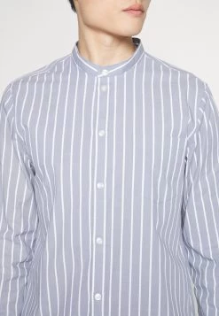 Pier One Muscle Fit Stand- Camisa - Blue -Tienda De Hombres Con Estilo aef632d443f84662a23ef0d9f4646ec0