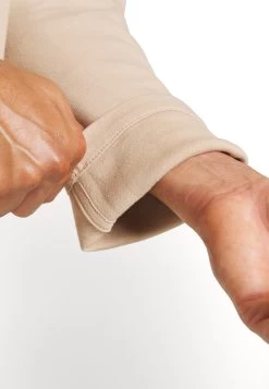 Pier One Jersey Con Capucha - Tan -Tienda De Hombres Con Estilo af3a0e57e55d41a3a744d2b56197696c