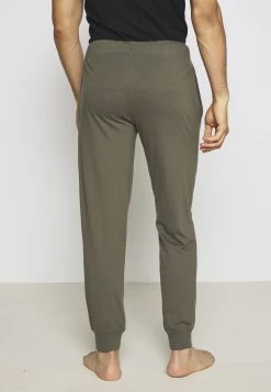 Pier One 2 Pack - Pantalón De Pijama - Black/Khaki 10 Pier One 2 Pack - Pantalón De Pijama - Black/Khaki -Tienda De Hombres Con Estilo b05476e2e1ce4ad386cd960468024b3e