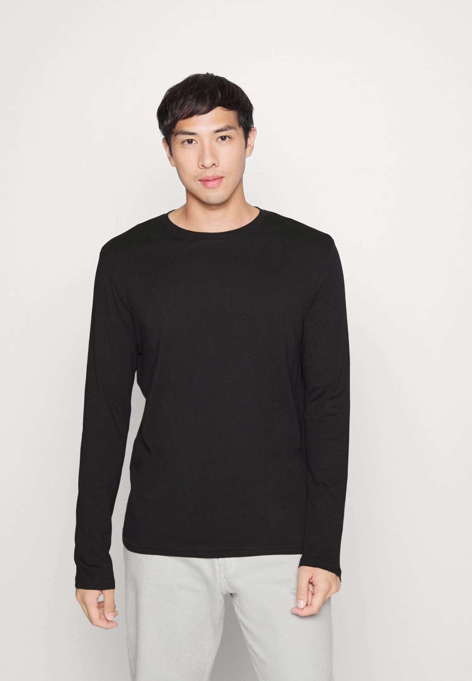 Pier One 5 Pack - Camiseta De Manga Larga - Light Grey/White/Black 7 Pier One 5 Pack - Camiseta De Manga Larga - Light Grey/White/Black - Imagen 5