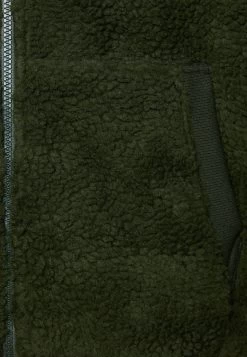 Pier One Borg Zip-Up Jacket - Forro Polar - Dark Green -Tienda De Hombres Con Estilo b36b213309db429a9a051cbae9dee2b1