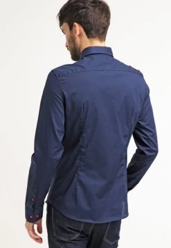 Pier One Camisa - Dark Blue/Red -Tienda De Hombres Con Estilo b38d04691dd34e6ebb45d0126d8feb7e