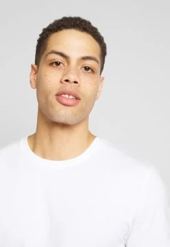 Pier One 3 Pack - Camiseta Básica - White/Dark Blue/Red 11 Pier One 3 Pack - Camiseta Básica - White/Dark Blue/Red -Tienda De Hombres Con Estilo bb58520a3fdd4addbd204975d9a479ed