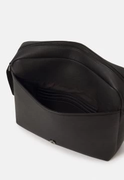 Pier One Big Messenger Bag - Bandolera - Black -Tienda De Hombres Con Estilo bd8bc0c71e68430e9951a6fd9a3e8f72