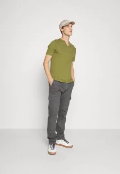 Pier One Camiseta Básica - Green -Tienda De Hombres Con Estilo c10d05092137426080f70ba6b056db7a