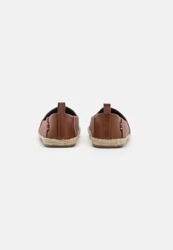 Pier One Unisex - Alpargatas - Brown 10 Pier One Unisex - Alpargatas - Brown -Tienda De Hombres Con Estilo c87e3fa4120843cda9a914d0e4b77c24