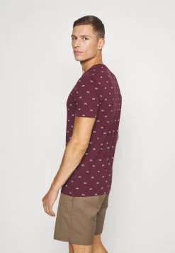Pier One Camiseta Estampada - Bordeaux 9 Pier One Camiseta Estampada - Bordeaux -Tienda De Hombres Con Estilo ccd6408bed6941e8ad81f09f2be3c833