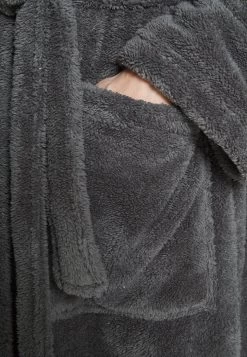 Pier One Albornoz - Dark Gray -Tienda De Hombres Con Estilo cf93ade5ba354168a1c753cb24d00deb