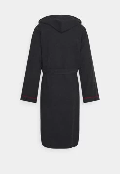 Pier One Albornoz - Black/Red -Tienda De Hombres Con Estilo d2570e9b770a401e8ec42a2bf22ab7e7