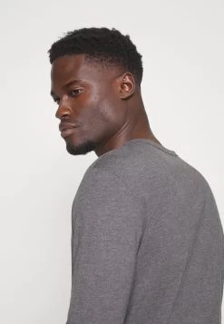 Pier One Camiseta De Manga Larga - Dark Grey Melange -Tienda De Hombres Con Estilo dca7c9e513d947e8b4fb652aa8572f1f