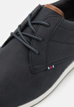 Pier One Zapatos Con Cordones - Dark Blue/White -Tienda De Hombres Con Estilo dff75f48d15744d2a2c522f733b15946