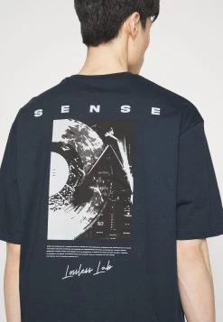 Pier One Sense Tee- Camiseta Estampada - Dark Blue -Tienda De Hombres Con Estilo e690df0b9a214c2fa436c69165ff17cd