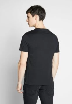 Pier One 3 Pack - Camiseta Básica - Black/White/Blue -Tienda De Hombres Con Estilo e7497b751f8c4bd498980e2ffe8f6ae0