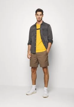 Pier One Camiseta Estampada - Yellow -Tienda De Hombres Con Estilo e84a8477e51f42e68ab581745f6ff114