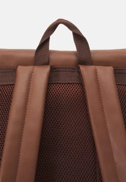 Pier One Unisex - Mochila - Dark Brown -Tienda De Hombres Con Estilo e8969472faee41b5a912b9560d086999