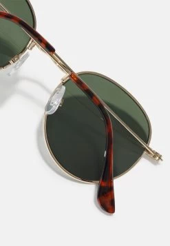 Pier One Unisex - Gafas De Sol - Gold-Coloured/Green -Tienda De Hombres Con Estilo e92d3af19b37403e9750478796cb172c