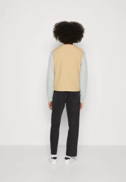 Pier One Chaleco - Tan -Tienda De Hombres Con Estilo e9a6176c9ccb486a93469afcd3f1f0b2