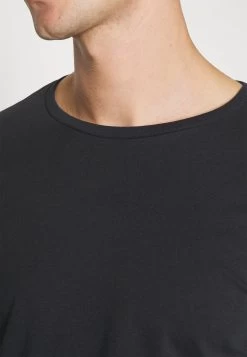 Pier One 2 Pack - Camiseta De Manga Larga - Bordeaux/Dark Blue -Tienda De Hombres Con Estilo eb4514286e5440159a9ae5fde4e2bf28