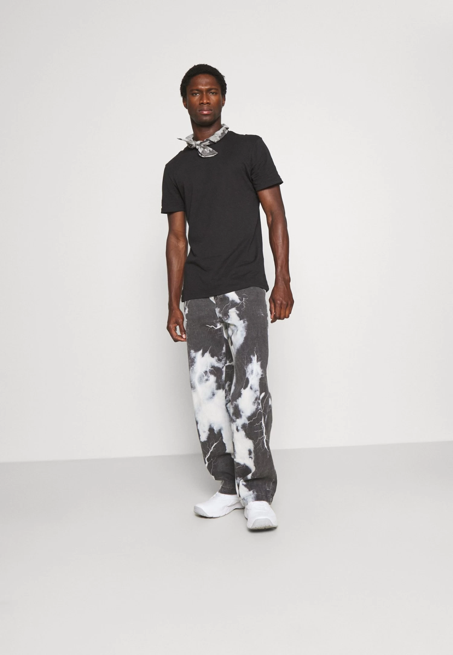 Pier One 3 Pack - Camiseta Básica - Black/Mottled Dark Grey/Bordeaux 3 Pier One 3 Pack - Camiseta Básica - Black/Mottled Dark Grey/Bordeaux