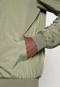 Pier One Chaquetas Bomber - Olive -Tienda De Hombres Con Estilo f01688b544f04c2d97a595ab3180822d