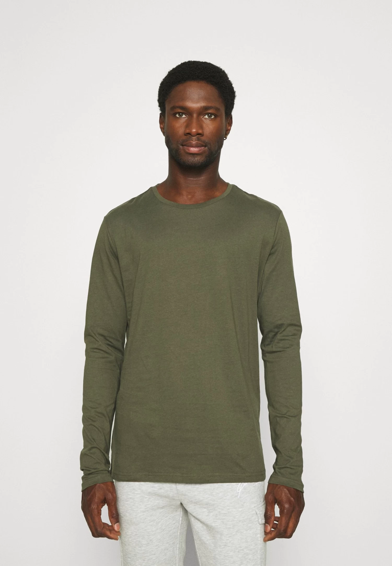 Pier One 2 Pack - Camiseta De Manga Larga - Olive/Dark Blue 6 Pier One 2 Pack - Camiseta De Manga Larga - Olive/Dark Blue - Imagen 4