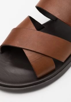 Pier One Unisex - Sandalias - Cognac -Tienda De Hombres Con Estilo fca88867f3d148f3b5e1b6a7b9207332