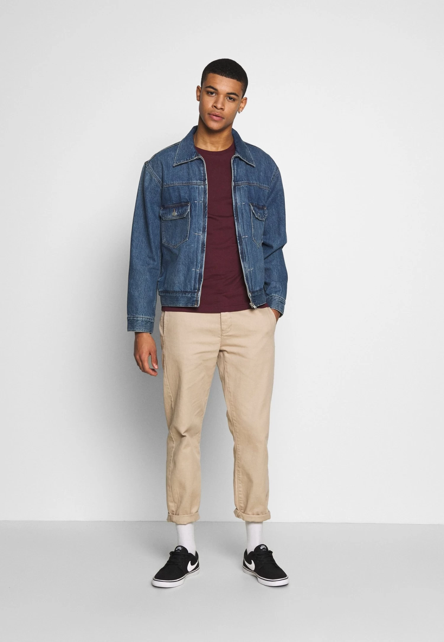 Pier One Camiseta Básica - Bordeaux 4 Pier One Camiseta Básica - Bordeaux - Imagen 2